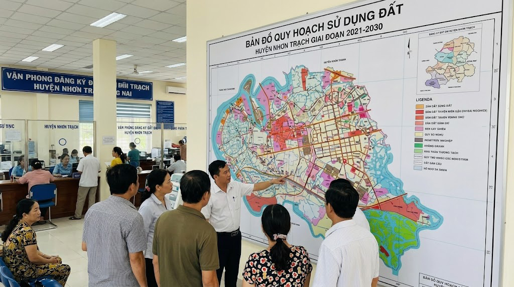 Bản đồ quy hoạch sử dụng đất huyện Nhơn Trạch Đồng Nai giai đoạn 2021-2030 được in khổ lớn tại Văn phòng Đăng ký đất đai huyện Nhơn Trạch