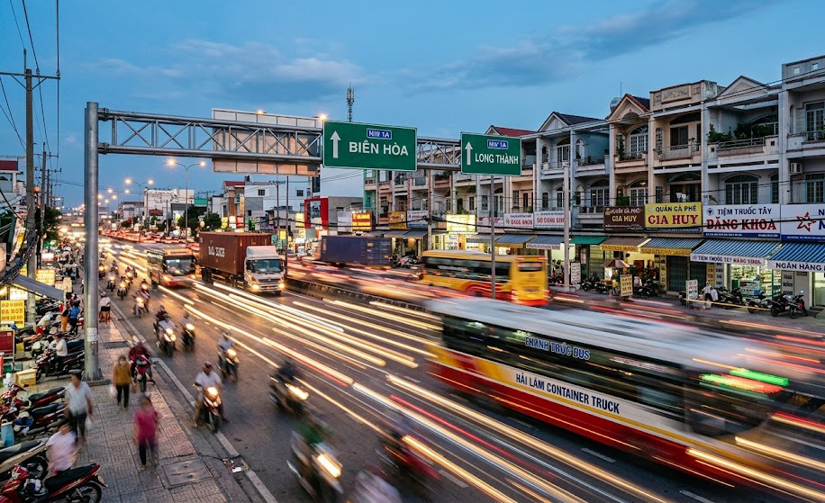 Mặt Tiền Quốc Lộ 1A Qua Trung Hòa 2026: Đo Đạc Xác Định Chỉ Giới Đường Đỏ & Chỉ Giới Xây Dựng Trước Khi Sửa Nhà – Tránh Rủi Ro Bị Giải Tỏa