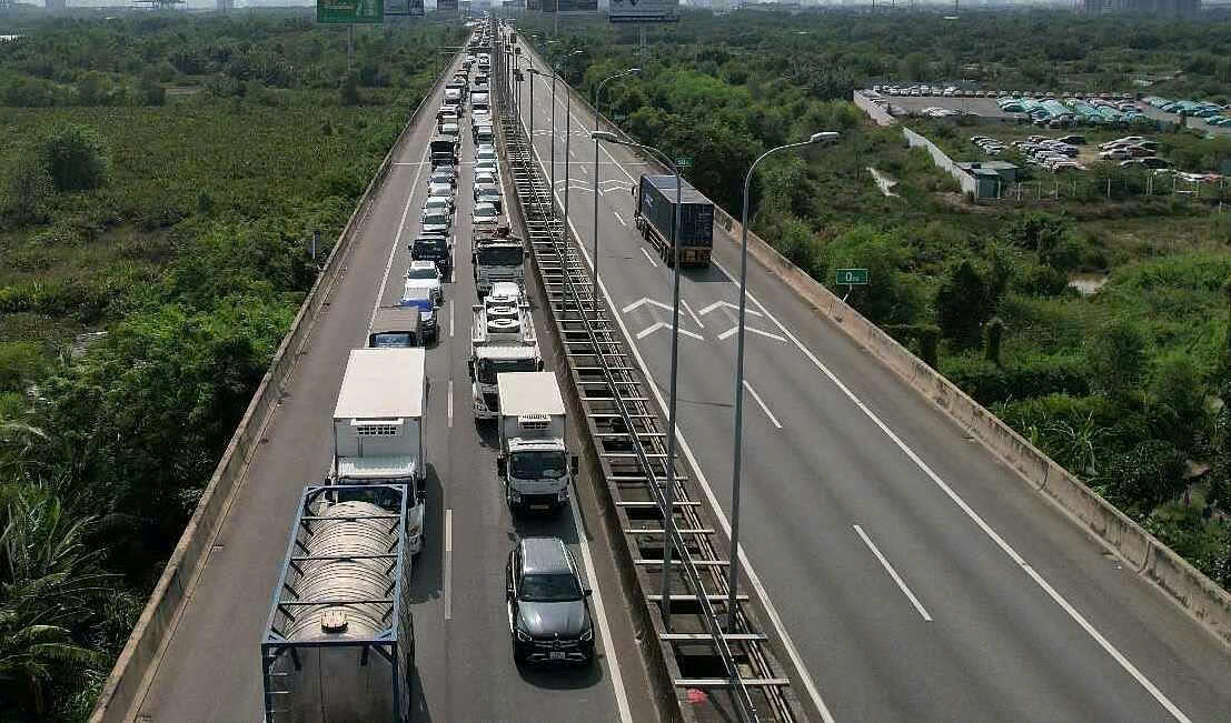 Nút Giao Cao Tốc Dầu Giây Bùng Nổ 2026: Tại Sao Đất Mặt Tiền Tại Đây Bắt Buộc Phải Đo Đạc Định Vị Tọa Độ Quốc Gia?